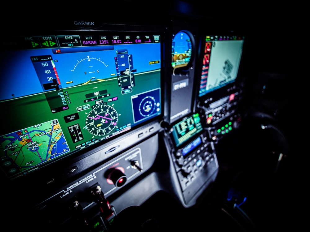 sga flotte tecnam p mentor cockpit